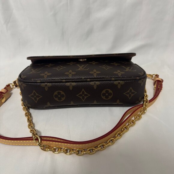 Louis Vuitton Wallet on Chain Ivy - Picture 5 of 10